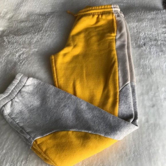 TNA Pants - Aritzia - TNA Sweatpants